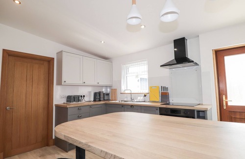 Buckie House | CORNER COTTAGE, pet friendly, country holiday cottage in Portgordon