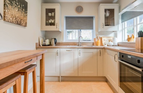 Bretforton Cottage | Corner Cottage - sleeps 4 guests in 2 bedrooms