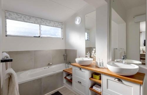 Onrus House | Corner Delight at Onrust Beach