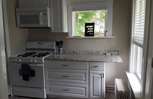Wells River House | Corner Guest Home on 6 Acres along Connecticut River