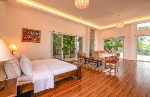 Tagaytay Apartment | Corner House