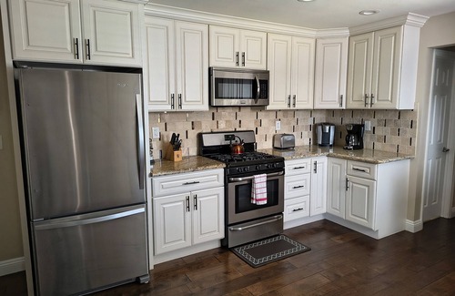 Hermosa Village House | Corner Lot Private House Near Disneyland | Private Hot Tub | Quiet Neighborhood