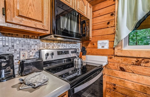 Gatlinburg - Pigeon Forge Cabin | Cornerstone 2 Bedroom Cabin by RedAwning