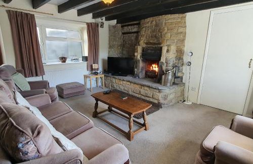 Tideswell House | Cornerstones Cottage, Tideswell