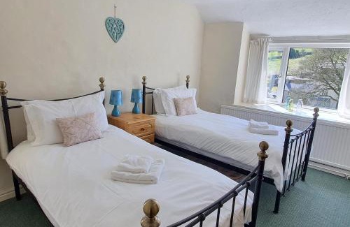Tideswell House | Cornerstones Cottage, Tideswell