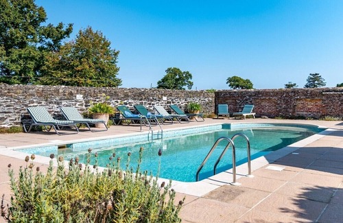 Saltash House | Cornish Castle on the Devon & Cornwall border overlooking the River Tamar.