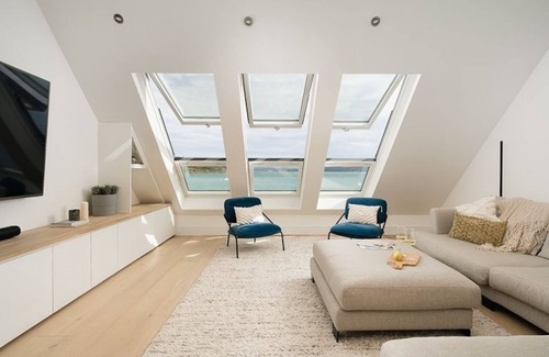 Cawsand Apartment | Cornwall Beachfront Stay | Walk to Pubs & Pasties