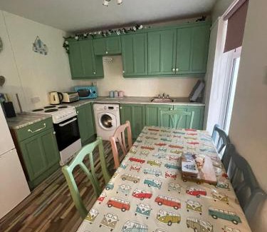 St. Ann's Chapel House | Cornwall Countryside Lodges "Reserve Worldwide" Honicombe