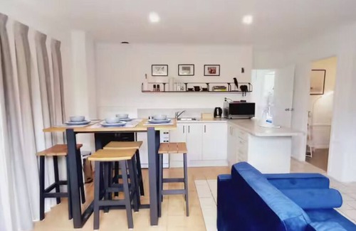 Coromandel Cottage | Coromandel Town Harbourside 29B ~ Boat Parking ~ Central Location
