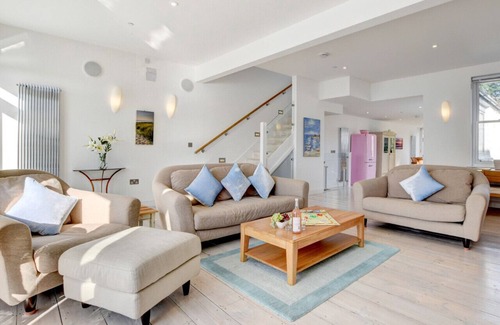 Instow House | Corona - Four Bedroom House, Sleeps 8