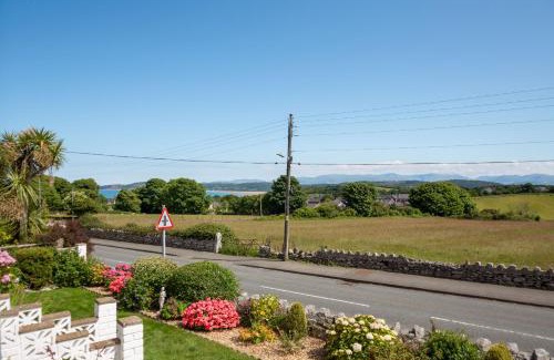Tyn-y-Gongl House | Cororion Cottage