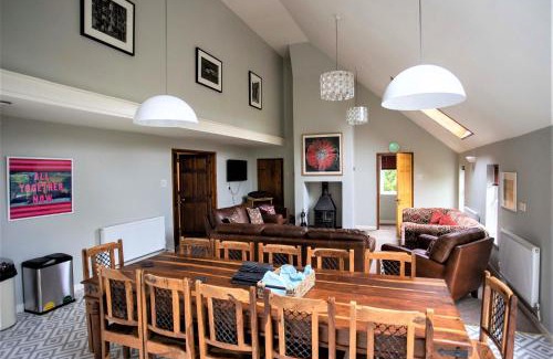 Llanfyrnach House | Corporate and Business Events and Away Days - Wellstone Cottages - Sleeps 24