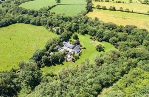 Llanfyrnach House | Corporate and Business Events and Away Days - Wellstone Cottages - Sleeps 24