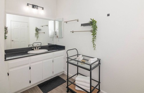 Bixby North Apartment | Corporate Housing- airport 4 miles+ wifi+ parking