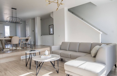 Daybreak House | CORPORATE HOUSING