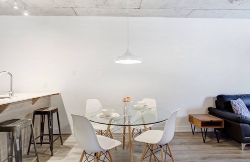 Chinatown Apartment | Corporate Stays | Livmore | Perfect Downtown Spot 1 BR
