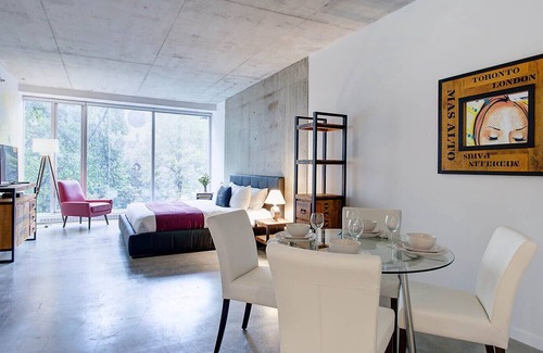 International District Apartment | Corporate Stays | Loft4U | Stunning Studio