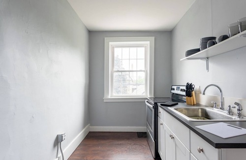 Detroit Apartment | Corporate & Travel Nurse Housing 30+ Day Stays