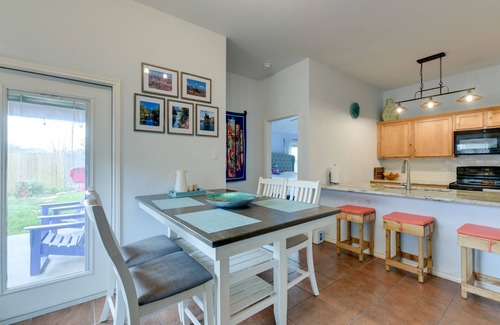 Flour Bluff House | Corpus Christi Home w/Patio < 10 Mi to Beach