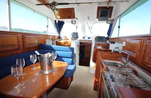 Marine de Saint Ambroggio Boat Rental | Corse : Bienvenue A Bord
