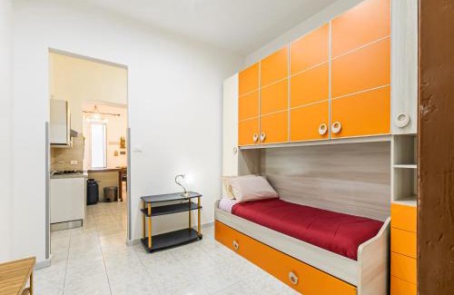 Corso dei Mille - Sant'Erasmo Apartment | Corso dei Mille Railway Apartment