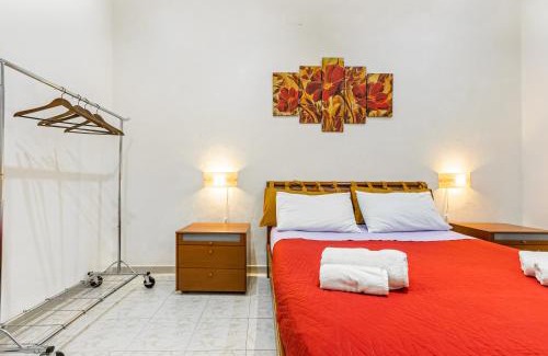 Corso dei Mille - Sant'Erasmo Apartment | Corso dei Mille Railway Apartment