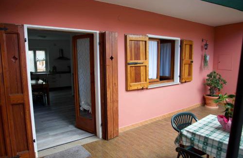 Gardola Apartment | CORTE FABRIZIO – SCHÖNE FERIENWOHNUNG IM HISTORISCHEN ORTSKERN VON TIGNALE