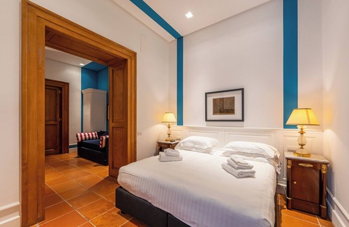 Chiaia House | CORTE SATRIANO RESIDENCE