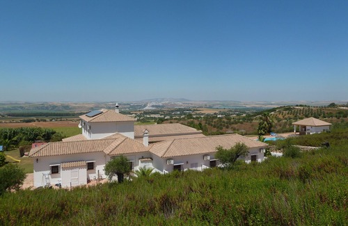 Arcos de la Frontera Cottage | Cortijo Escondido, large estate with pool