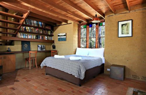 Broke House | Corymbia Cottage Brokes Secluded Escape for max 4