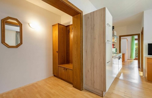 Unterburg am Klopeiner See Apartment | Cosy apartment for 4 guests with WIFI, TV, terrace, pets allowed and parking