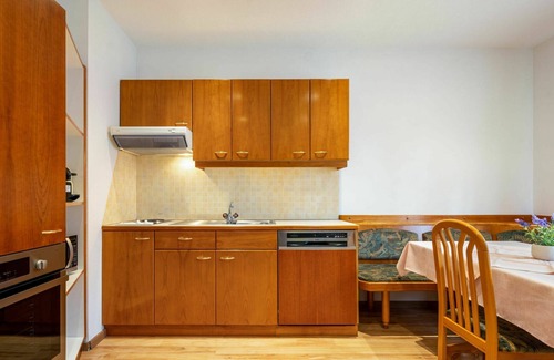 Unterburg am Klopeiner See Apartment | Cosy apartment for 4 people with WIFI, TV, balcony and parking