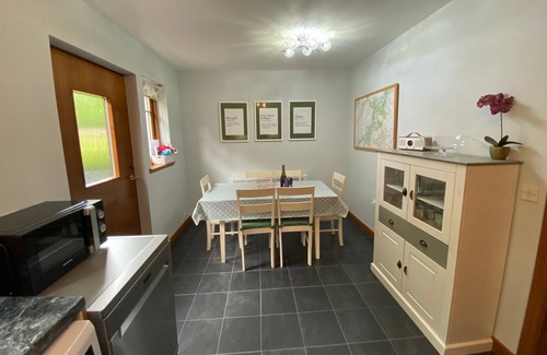 Aviemore House | Còsagach Cottage, Aviemore. Highland Holiday Homes