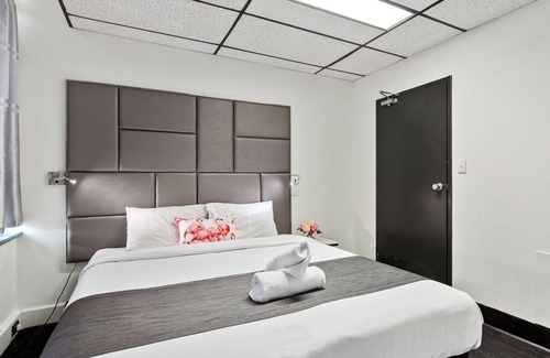 Adelaide Central Business District Hotel | Cosmo on Bank