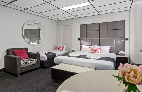 Adelaide Central Business District Hotel | Cosmo on Bank