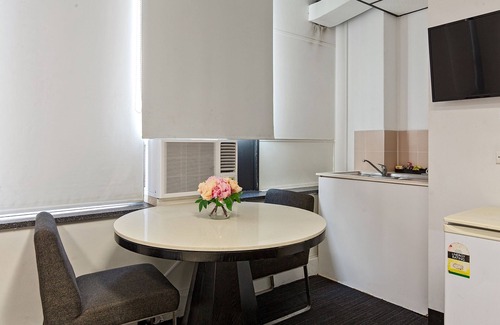 Adelaide Central Business District Hotel | Cosmo on Bank