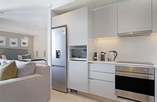 Sea Point Apartment | Cosmopolitan 401