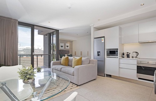 Sea Point Apartment | Cosmopolitan 401