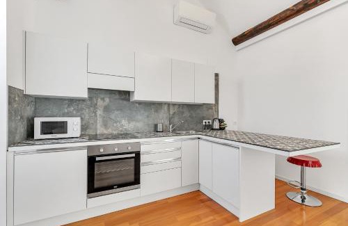 Tricolore Apartment | COSMOPOLITAN