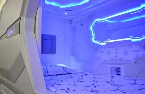 Whitechapel Hotel | Cosmos capsule coworking London