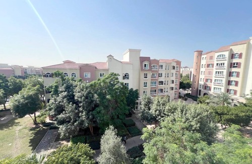 Discovery Gardens Apartment | Cosmos Living Discovery Gardens Sleeps 4