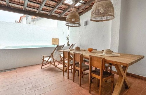 Costa de Caparica Villa | Costa INN | Cozy retreat with pool by the beach by Homeful
