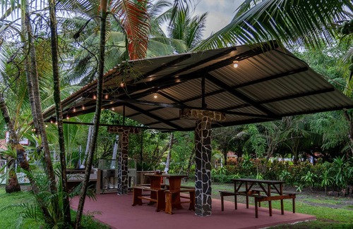 Parrita House | Costa Rica Beachfront 2BR fully equipped Bungalow