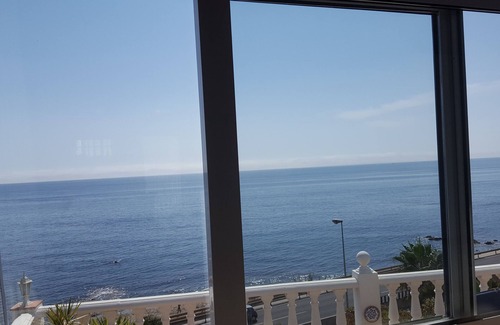 Fuengirola Ski Chalet | costabonita. Beachfront villa with all the amenities