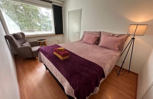 Itainen District Apartment | Costal Stay with Forest Views