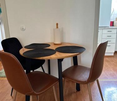 Itainen District Apartment | Costal Stay with Forest Views