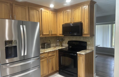 Disston Heights House | Costal style house with pool and beautiful back yard close to downtown and beach