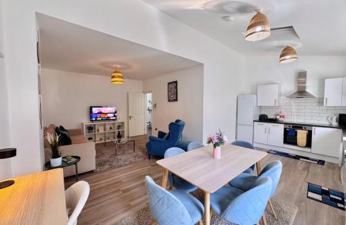 Tokyngton Apartment | Cosy 1-Bed Flat 30min to Central London & Parking