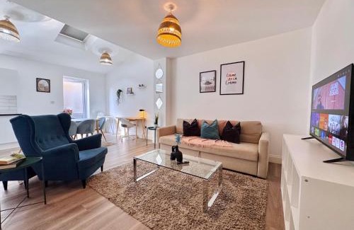 Tokyngton Apartment | Cosy 1-Bed Flat 30min to Central London & Parking