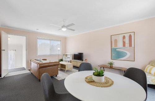 Marion Apartment | Cosy 1-Bed Retreat with Balcony in Marion